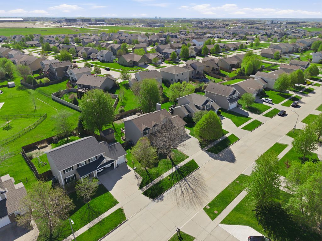 Listing Photo: 1935 SE Prairie Creek Dr, Waukee, IA 50263-35